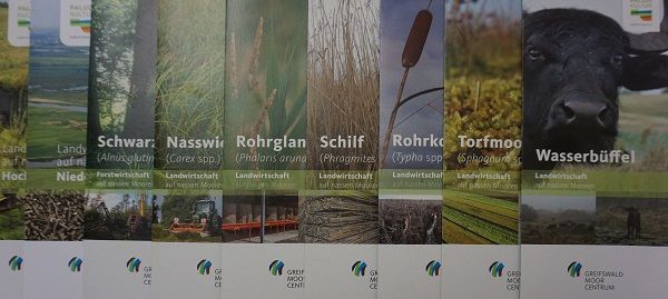 Neun Flyer zu Paludikultur